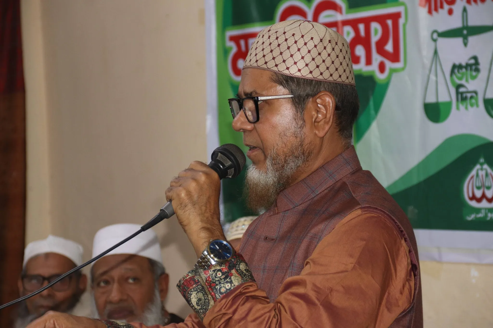 যাত্রাবাড়ীতে স্থানীয় বাড়িওয়ালা ও সুধীজনদের সাথে জামায়াত নেতা সৈয়দ জয়নুল আবেদীনের মতবিনিময় সভা অনুষ্ঠিত