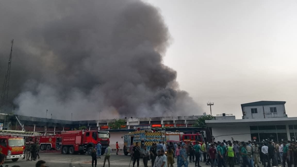 হযরত শাহজালাল আন্তর্জাতিক বিমানবন্দরের কার্গো ভিলেজে ভয়াবহ অগ্নিকাণ্ডের ঘটনায় আমি গভীর উদ্বেগ প্রকাশ করছি।